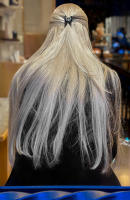 Glance through a window, London © 2025 Keith Trumbo