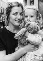 Mother and daughter, Glasgow © 2018 Keith Trumbo