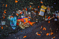 Embouts de filtre de cigarette, Paris © 2013 Keith Trumbo