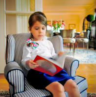 Young girl reading, NYC © 2019 Keith Trumbo