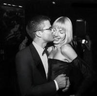 A kiss, NYC  © 2021 Keith Trumbo